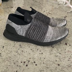 Adidas ultra boost laceless.